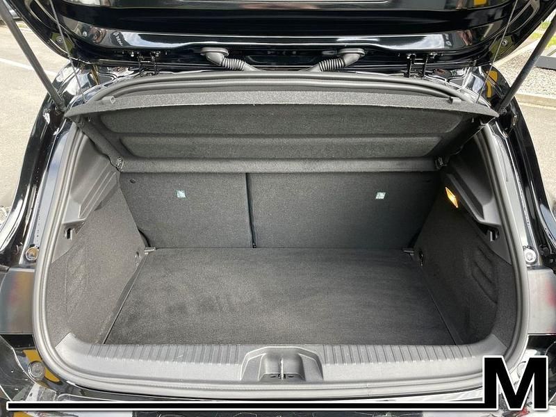 Gebraucht Renault Clio V 91 PS (66 kW) 2022 Schwarz Limousine