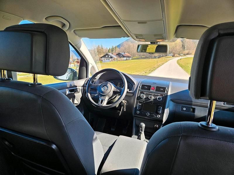 Gebraucht VW Touran 105 PS (77 kW) 2012 Grau Van / Kleinbus