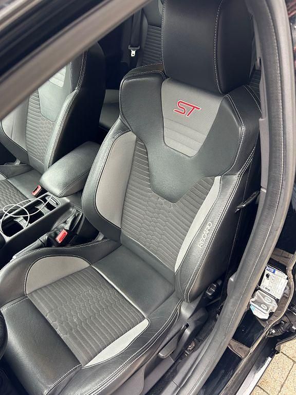 Gebraucht Ford Focus ST 185 PS (136 kW) 2018 Schwarz Kombi