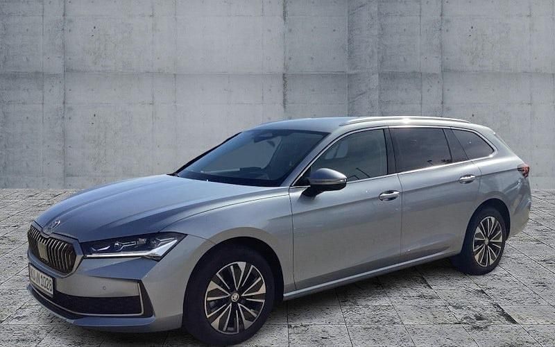 Gebraucht Skoda Superb Selection 150 PS (110 kW) 2024 Silber Kombi