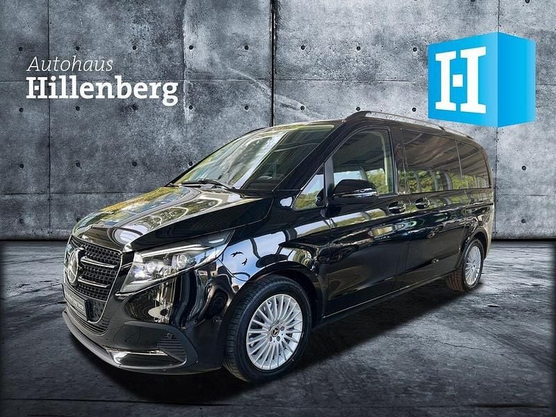 Obsidianschwarz Gebraucht 2024 Mercedes V220 Style Van / Kleinbus | 61.900 € (Teuer) - Bild 1/4