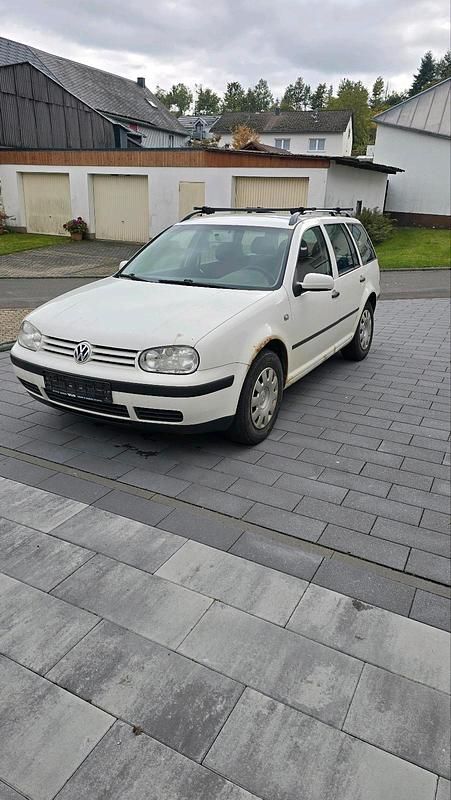Weiß Gebraucht 2004 VW Golf IV Kombi | 450 € (Superpreis) - Bild 1/4