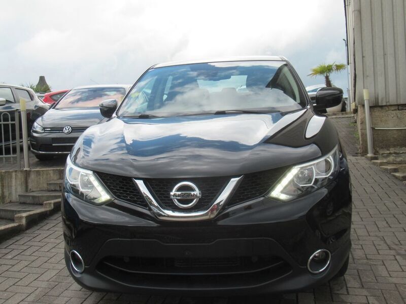 Schwarz Gebraucht 2016 Nissan Qashqai Acenta SUV | 13.490 € (Fairer Preis) - Bild 1/4