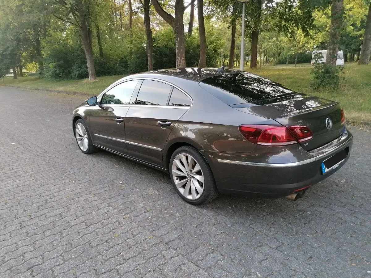 Gebraucht VW Passat 160 PS (117 kW) 2015 Braun Coupé