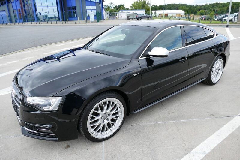 Schwarz metallic Gebraucht 2011 Audi S5 Sportback Sport Kleinwagen | 26.490 € - Bild 1/4