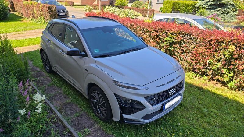 Grau Gebraucht 2023 Hyundai Kona N Line SUV | 25.350 € (Teuer) - Bild 1/4