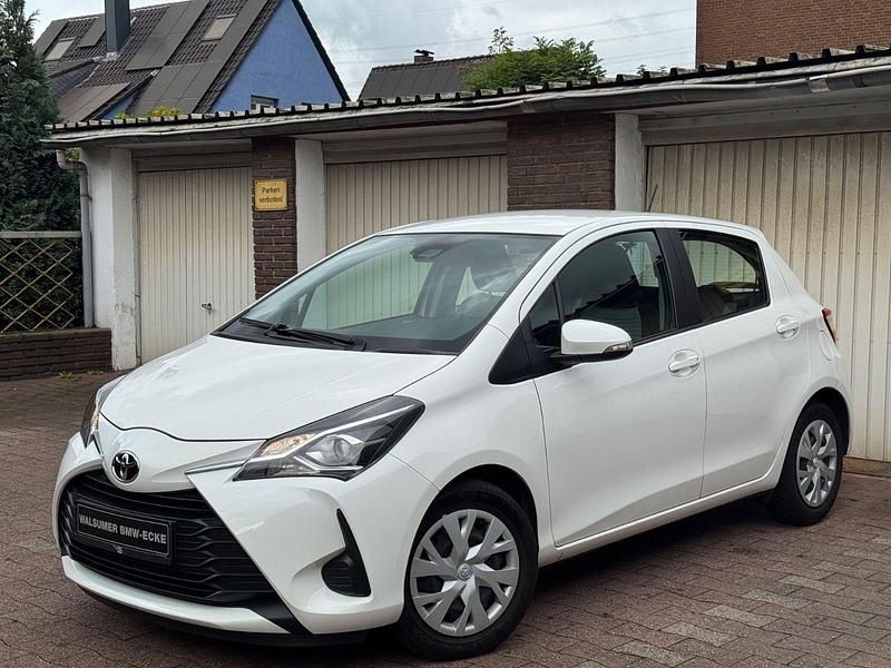 Weiß Gebraucht 2020 Toyota Yaris Comfort Kleinwagen | 9.650 € (Fairer Preis) - Bild 1/4