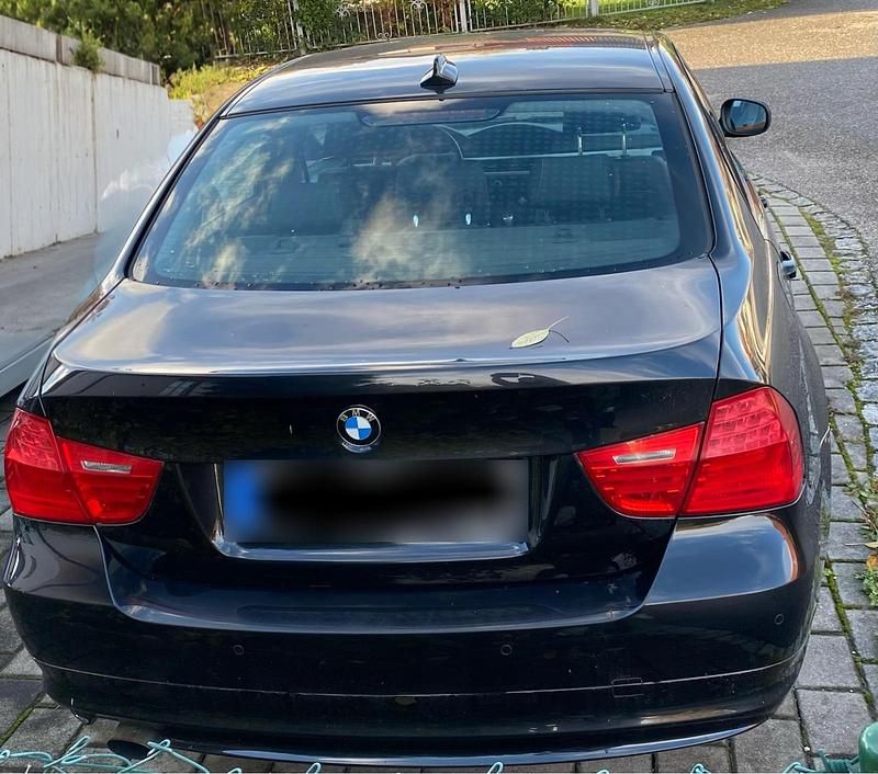 Gebraucht BMW 320 163 PS (119 kW) 2010 Limousine
