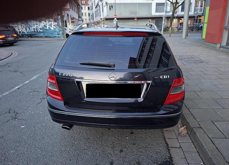 Gebraucht Mercedes C220 170 PS (125 kW) 2008 Schwarz Kombi