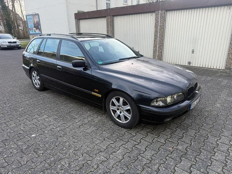 Gebraucht BMW 528 193 PS (141 kW) 1998 Schwarz Kombi