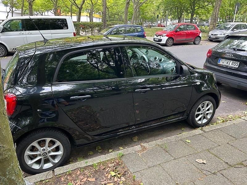 Gebraucht Smart ForFour 71 PS (52 kW) 2015 Schwarz Kleinwagen