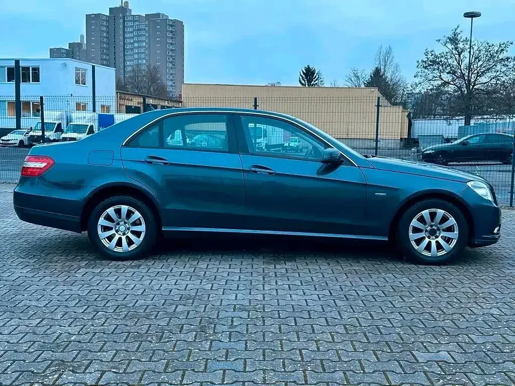 Gebraucht Mercedes E220 170 PS (125 kW) 2009 Limousine