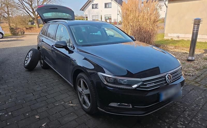 Gebraucht VW Passat Highline 150 PS (110 kW) 2016 Schwarz Kombi