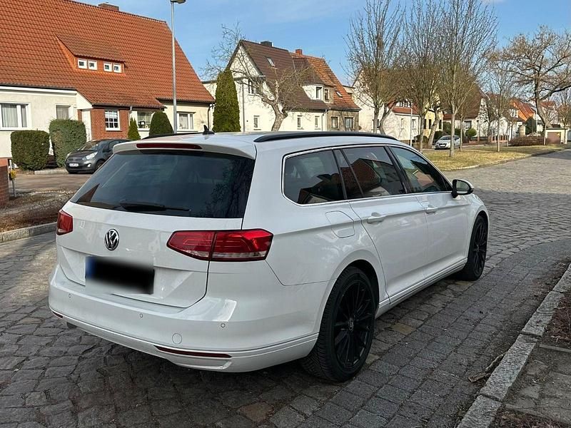 Gebraucht VW Passat Comfortline 190 PS (139 kW) 2017 Weiß Kombi