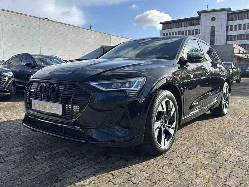 Brillantschwarz Gebraucht 2023 Audi e-tron S-Line SUV | 39.950 € (Guter Preis) - Bild 1/2