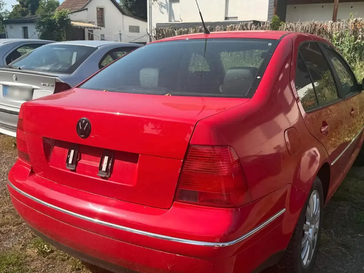 Gebraucht VW Bora Highline 116 PS (85 kW) 2003 Rot Limousine