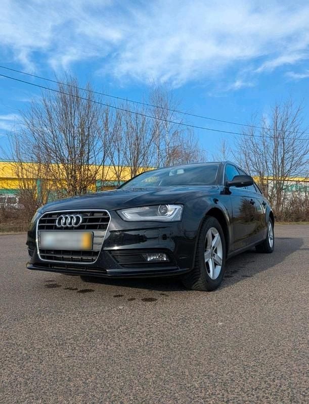 Second-hand Audi A4 143 CP (105 kW) 2012 Negru Break