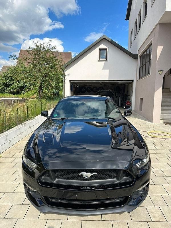 Blau Gebraucht 2017 Ford Mustang GT Coupé | 31.999 € (Superpreis) - Bild 1/4