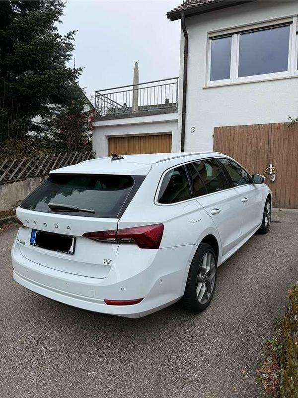 Gebraucht Skoda Octavia First Edition 150 PS (110 kW) 2020 Weiß Kombi