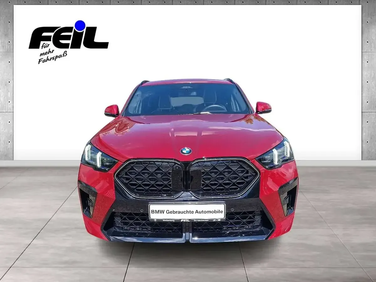 Gebraucht BMW X2 M Sport 156 PS (114 kW) 2025 Dragon fire rot SUV