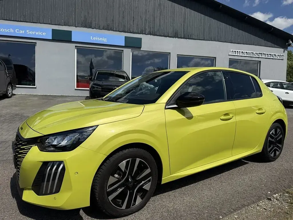 Gebraucht Peugeot 208 Allure 101 PS (74 kW) 2024 Aguedagelb Kleinwagen