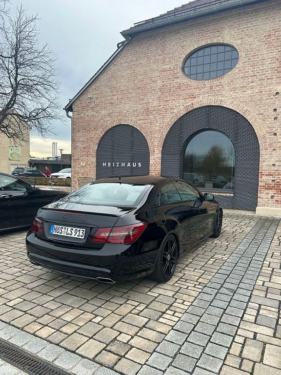 Schwarz Gebraucht 2009 Mercedes E350 Coupé | 16.500 € - Bild 1/4