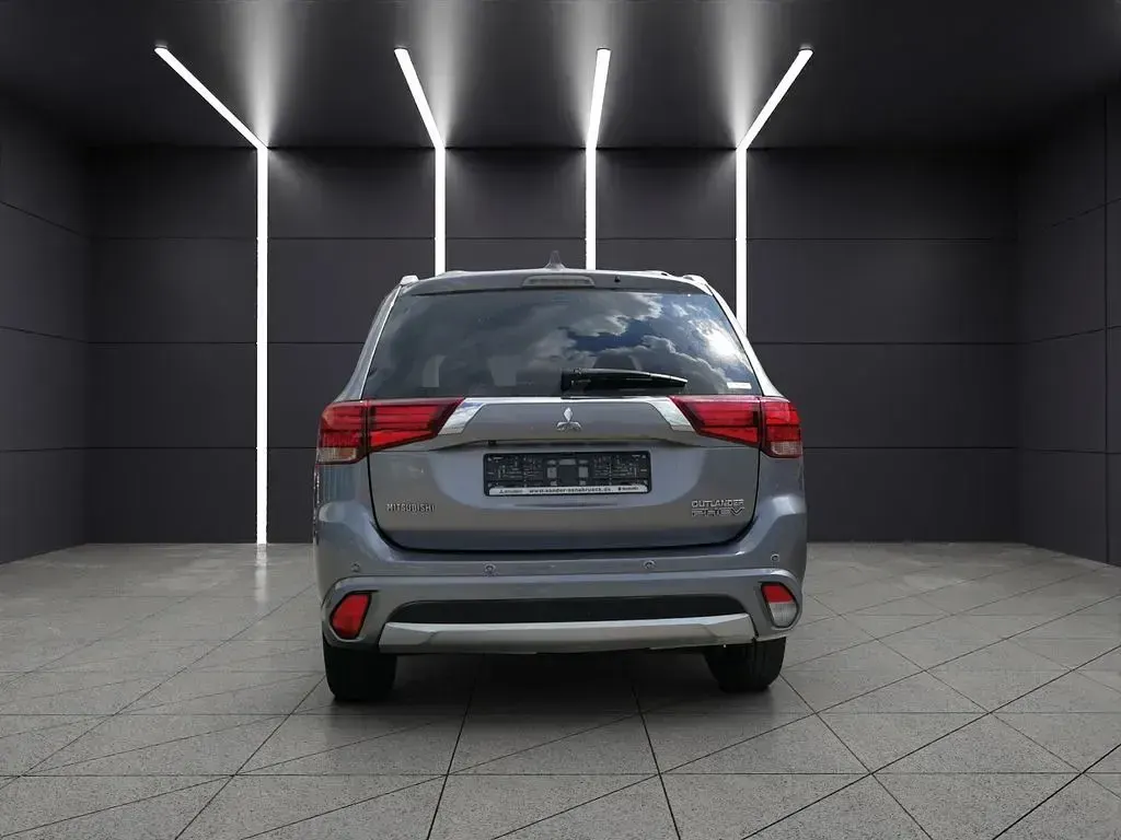 Gebraucht Mitsubishi Outlander P-HEV Top 203 PS (149 kW) 2018 Grau SUV