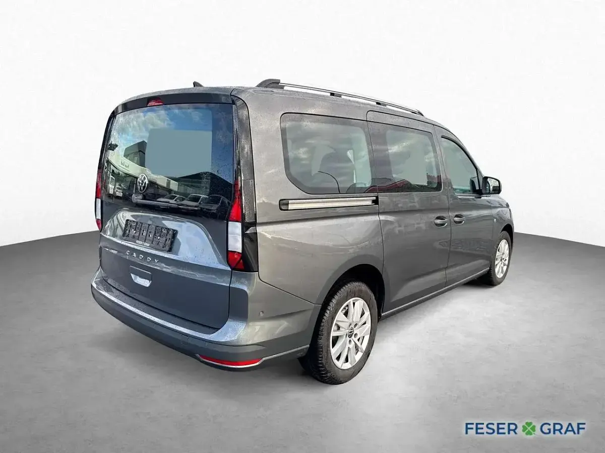 Usata VW Caddy Life 116 CV (85 kW) 2024 Grigio Monovolume