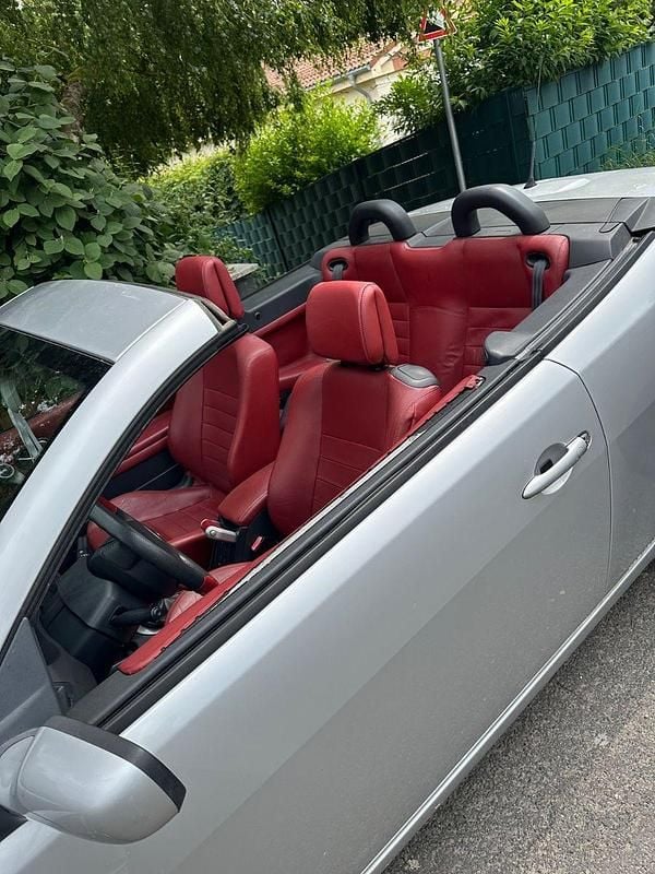 Grau Gebraucht 2006 Renault Mégane Cabriolet Exception Cabrio | 2.200 € (Fairer Preis) - Bild 1/4