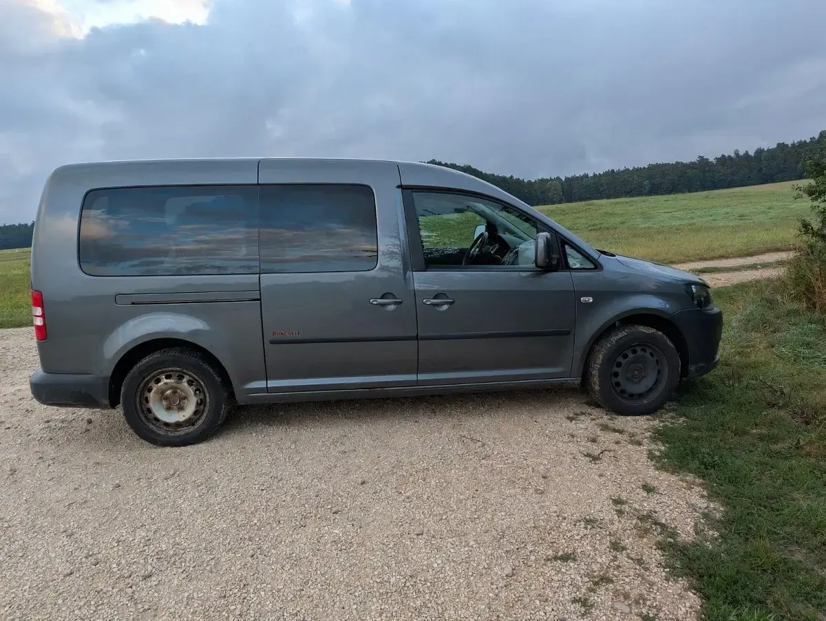 Gebraucht VW Caddy Maxi 102 PS (75 kW) 2012 Grau Van / Kleinbus