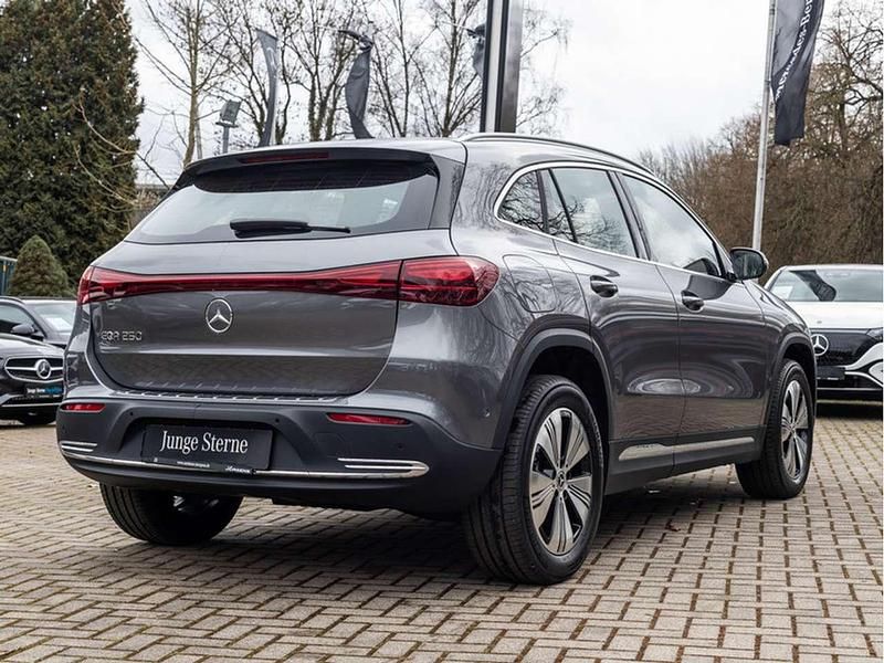 Gebraucht Mercedes EQA250 Progressive 139 kW (190 PS) 2025 Grau metalliclack mountaingrau SUV