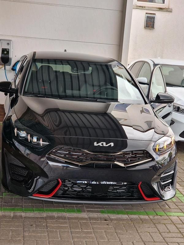 Schwarz Gebraucht 2024 Kia Ceed GT Limousine | 27.700 € (Guter Preis) - Bild 1/4