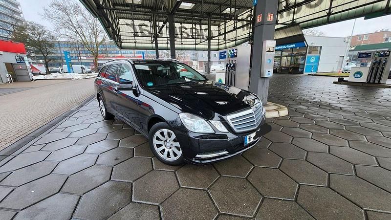 Gebraucht Mercedes E200 136 PS (100 kW) 2012 Schwarz Kombi