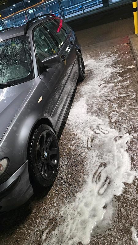 Gebraucht BMW 318 143 PS (105 kW) 2003 Grau Kombi