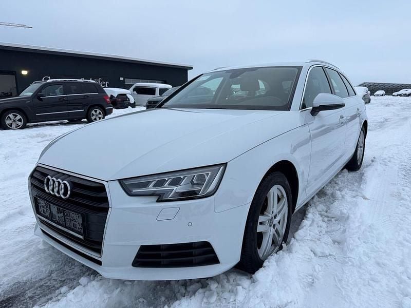 Weiß Gebraucht 2017 Audi A4 Ambiente Kombi | 13.999 € (Guter Preis) - Bild 1/4
