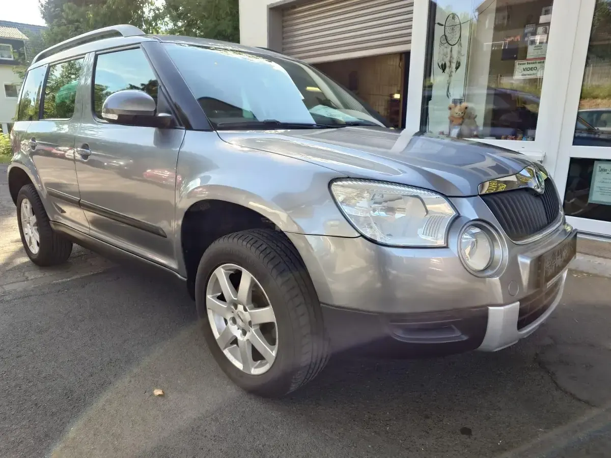 Gebraucht Skoda Yeti 122 PS (89 kW) 2011 Grau SUV