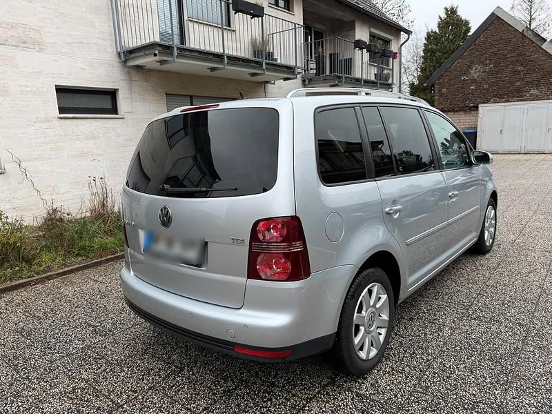Gebraucht VW Touran 2008 Silber Van / Kleinbus