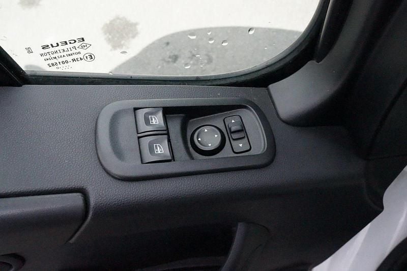 Second-hand Renault Master 179 CP (131 kW) 2020 Alb Monovolum