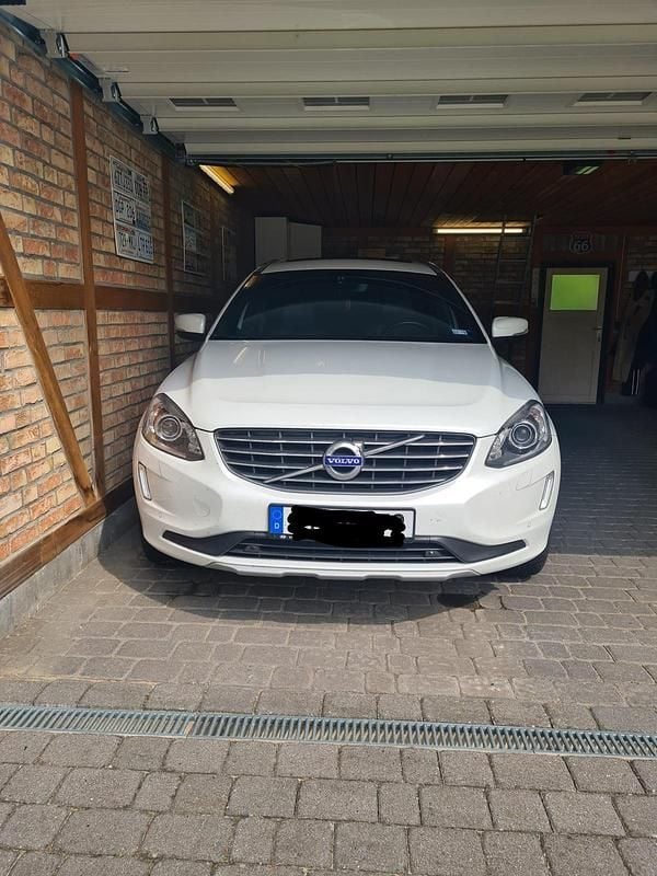 Gebraucht Volvo XC60 Summum 150 PS (110 kW) 2017 Weiß SUV