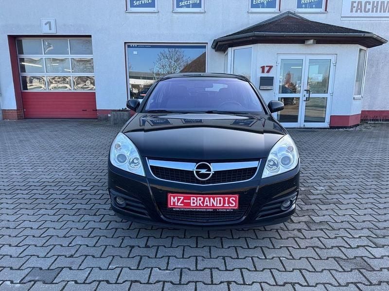 Gebraucht Opel Vectra 140 PS (102 kW) 2008 Schwarz Limousine