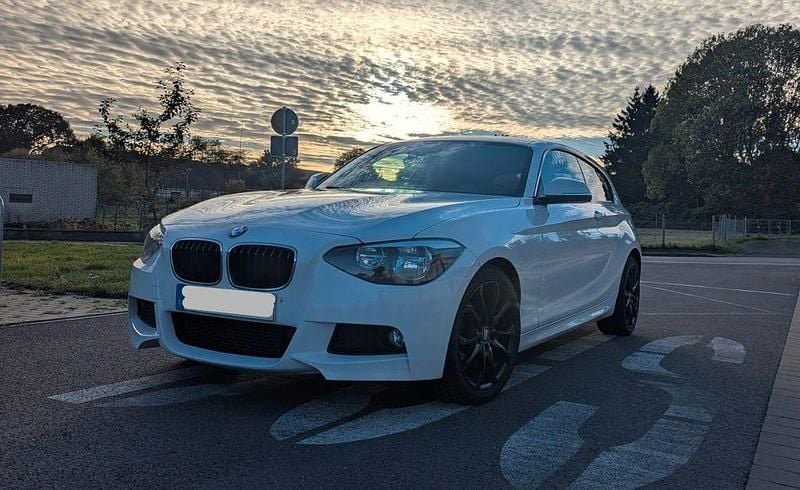 Weiß Gebraucht 2013 BMW 116 M Sport Kleinwagen | 7.099 € (Fairer Preis) - Bild 1/4