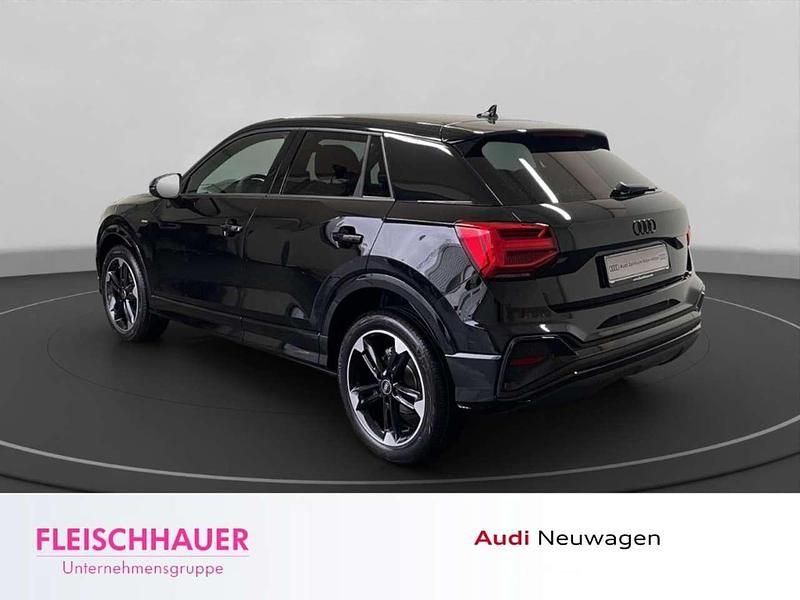 Neu Audi Q2 S-Line 150 PS (110 kW) 2025 Schwarz SUV