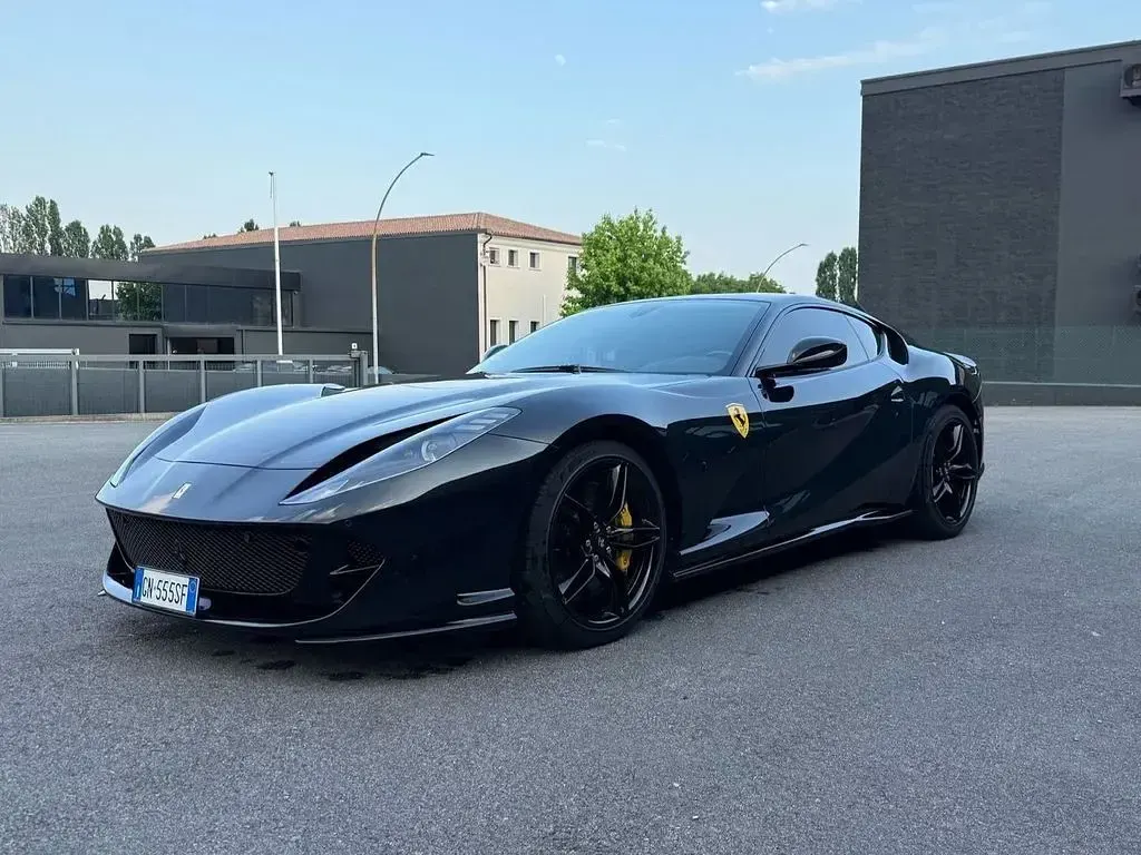 Second-hand Ferrari 812 795 CP (584 kW) 2019