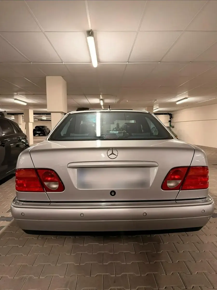Gebraucht Mercedes E320 Avantgarde 224 PS (164 kW) 1998 Silber Limousine
