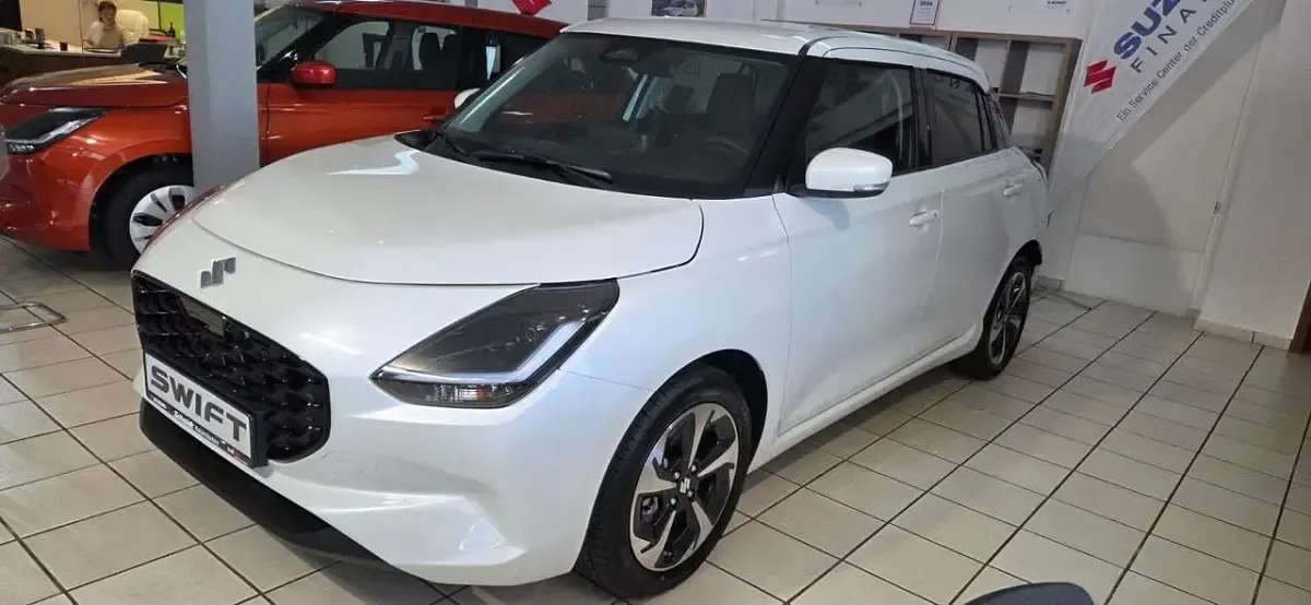 Neu Suzuki Swift Comfort+ 83 PS (61 kW) 2025 Caravan ivory Kleinwagen