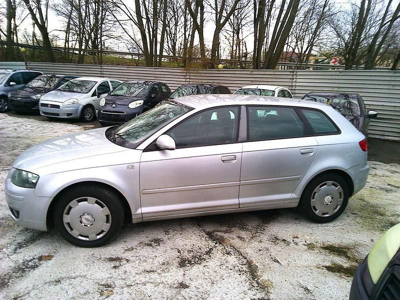 Gebraucht Audi A3 Attraction 102 PS (75 kW) 2008 Silber Kleinwagen