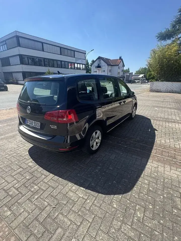 Gebraucht VW Sharan Trendline 140 PS (102 kW) 2012 Schwarz Van / Kleinbus