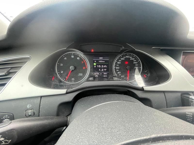 Gebraucht Audi A4 200 PS (147 kW) 2010 Grau Limousine