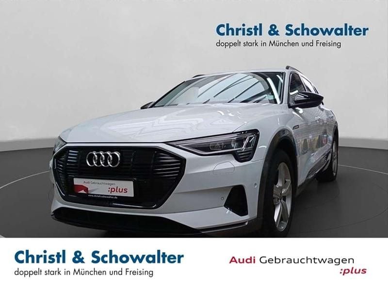 Gletscherweiss metallic Gebraucht 2022 Audi e-tron Advanced SUV | 34.510 € (Fairer Preis) - Bild 1/4