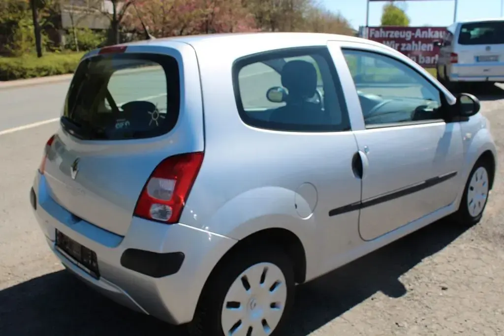 Gebraucht Renault Twingo Authentique 58 PS (42 kW) 2007 Silber Kleinwagen